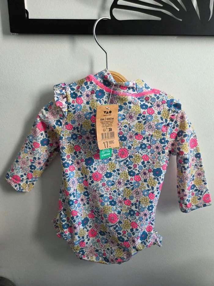 Maillot de bain neuf 6 mois