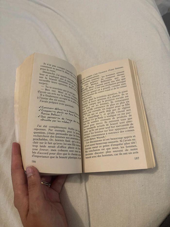 Les 12 travaux d'Emeraude Kelly qui voulait changer sa vie Livre de Carole Anne Eschenazi - photo numéro 2
