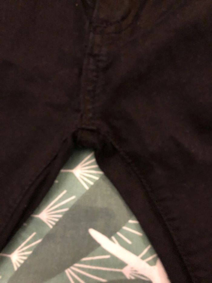 Jeans troué - photo numéro 5
