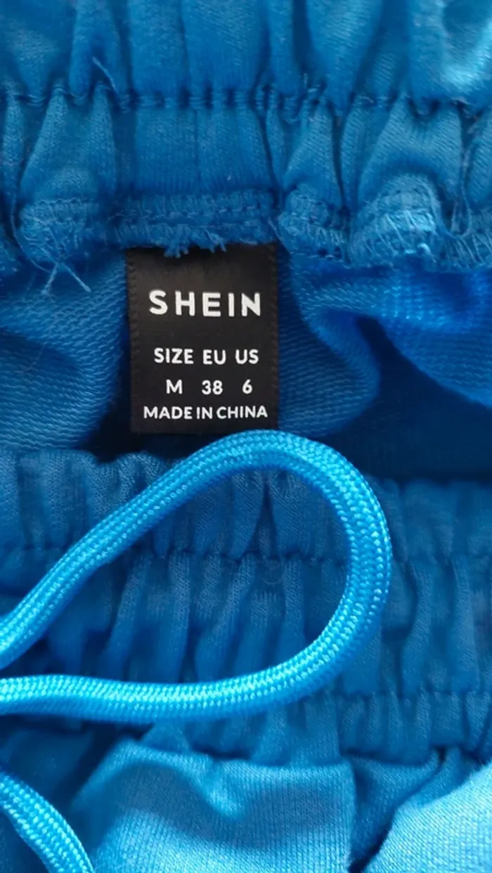 Short Bleu Indigo/Électrique – Taille M (Shein) - parfait état - photo numéro 3