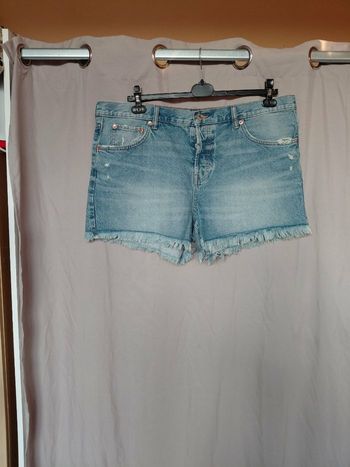 Très beau short jeans femme T 46