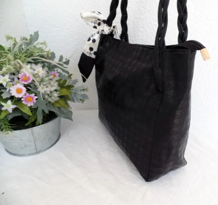 Sac noir fourre-tout & joli nœud - photo numéro 6