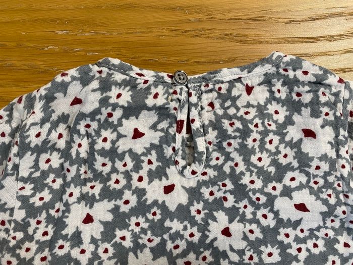 Mango Blouse fleurie turquoise/bordeaux Taille 18/24 mois - photo numéro 5