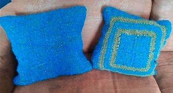 Lot de 2 housses de coussin faites main au crochet vertes et bleues en acrylique