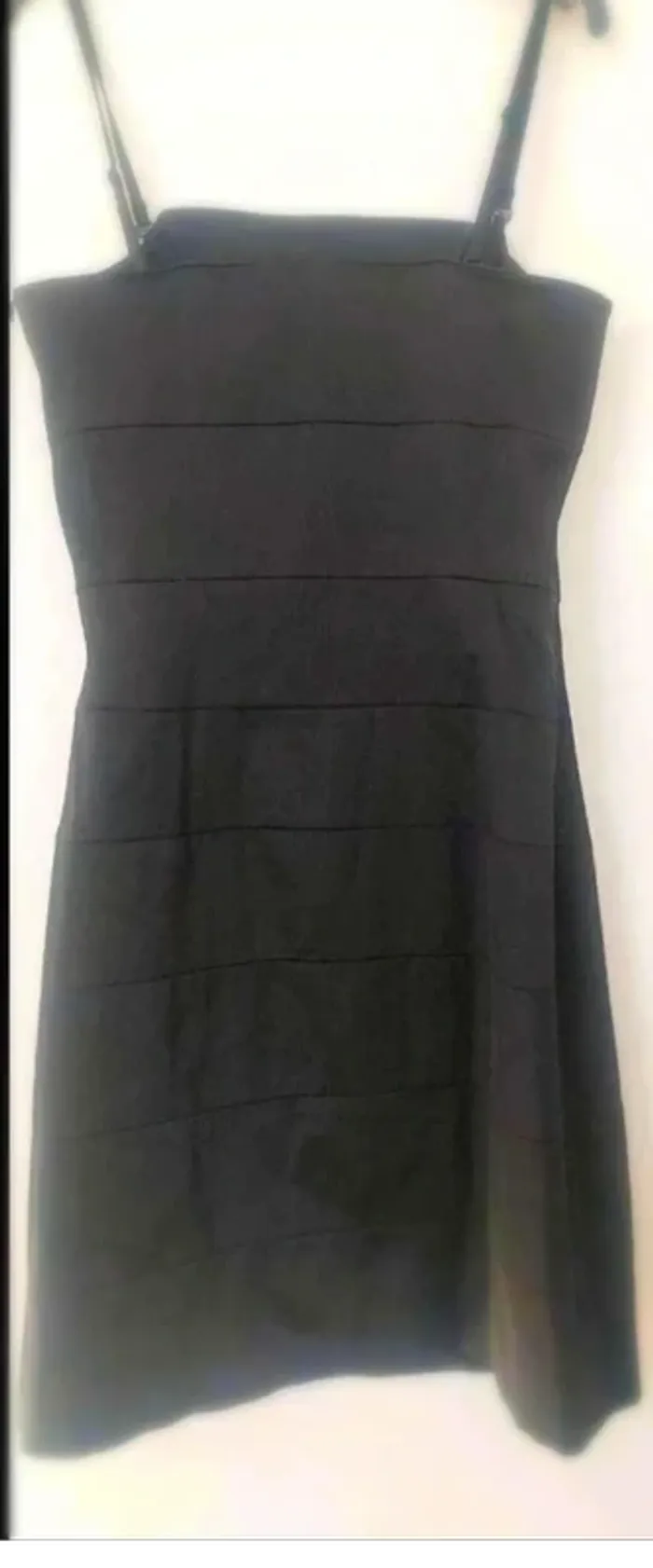 Robe  noire effet satinée - T38-M - photo numéro 2