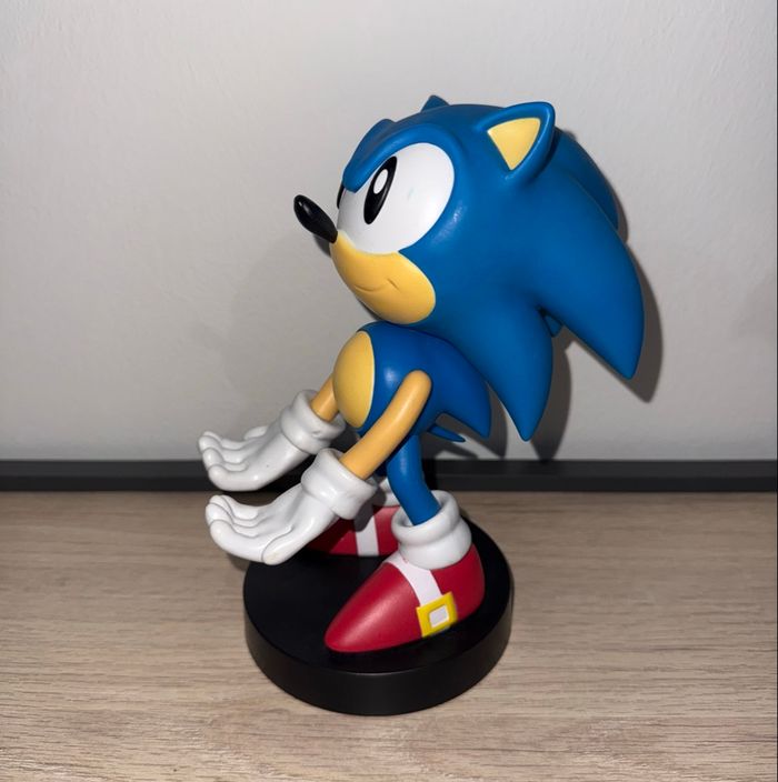 Sonic porte manette - photo numéro 2