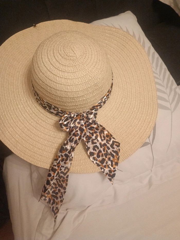 Grand chapeau femme - photo numéro 4