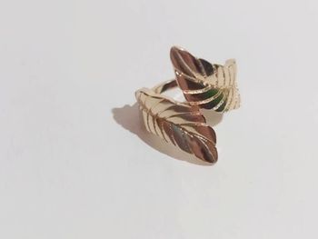 Bague dorée feuille double t54