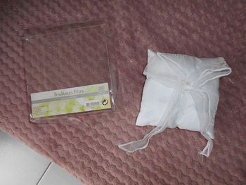 Coussin d'alliances neuf
