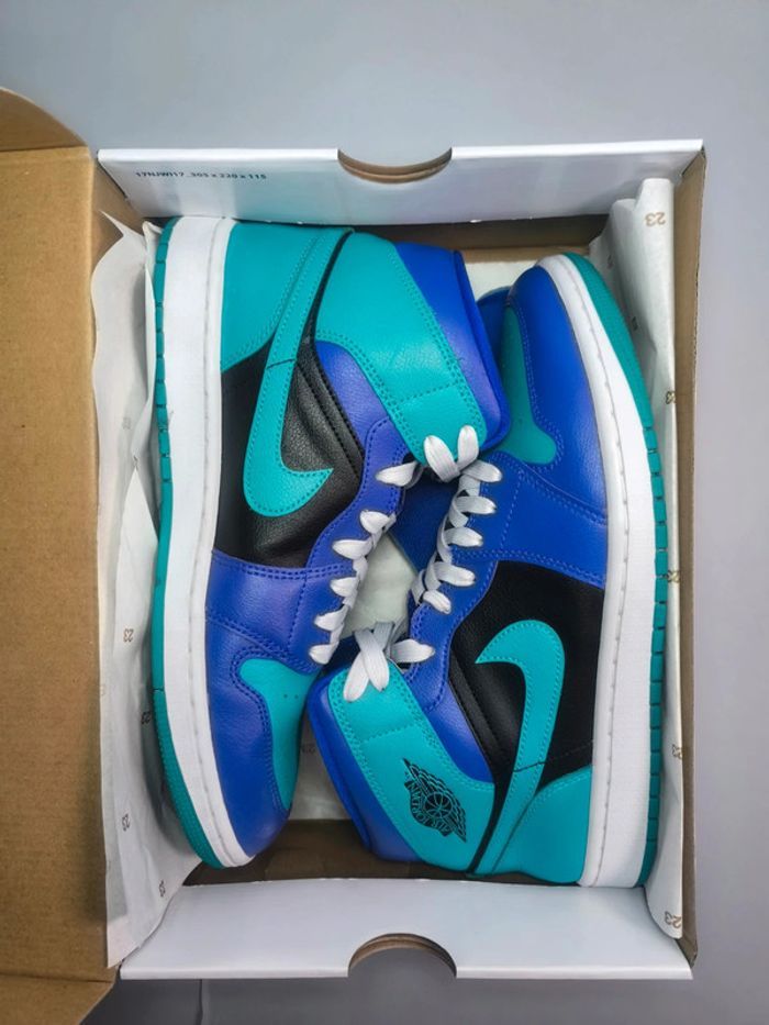 Baskets Jordan one mid black grappe violette noir pointure 42 très bon état avec boîte - photo numéro 2