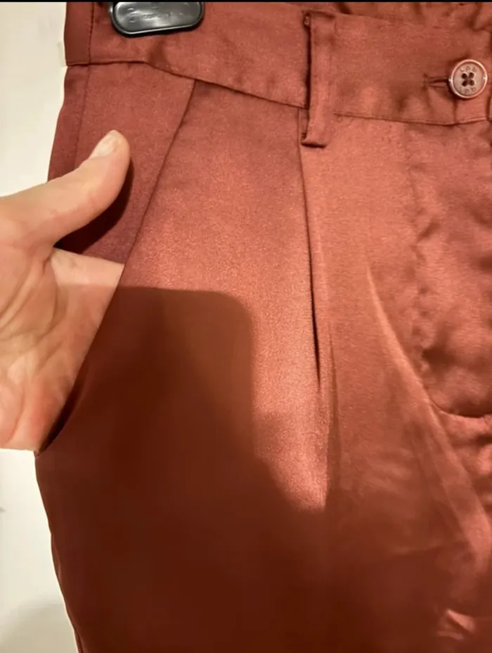 Pantalon satiné bordeaux LPB – T 38 – Neuf avec étiquette - photo numéro 4