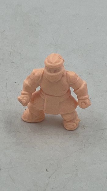Figurine Cosmix Exogini Muscle Man Vandalus Chair 4 cm