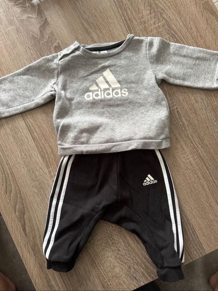 Ensemble adidas