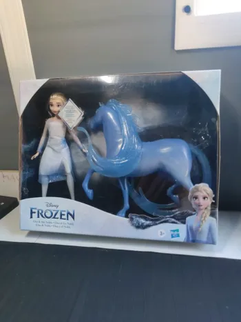 Figurine en boîte Disney Frozen elsa et le Nokk