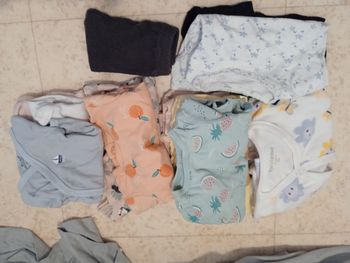 Lot vêtements fille 1 mois