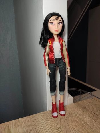 Poupée barbie Mulan Ralph 2.0 état neuf Disney Pixar