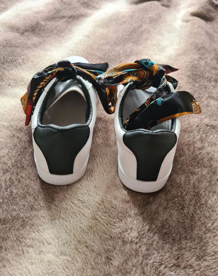 Paire de tennis taille 39 - photo numéro 4
