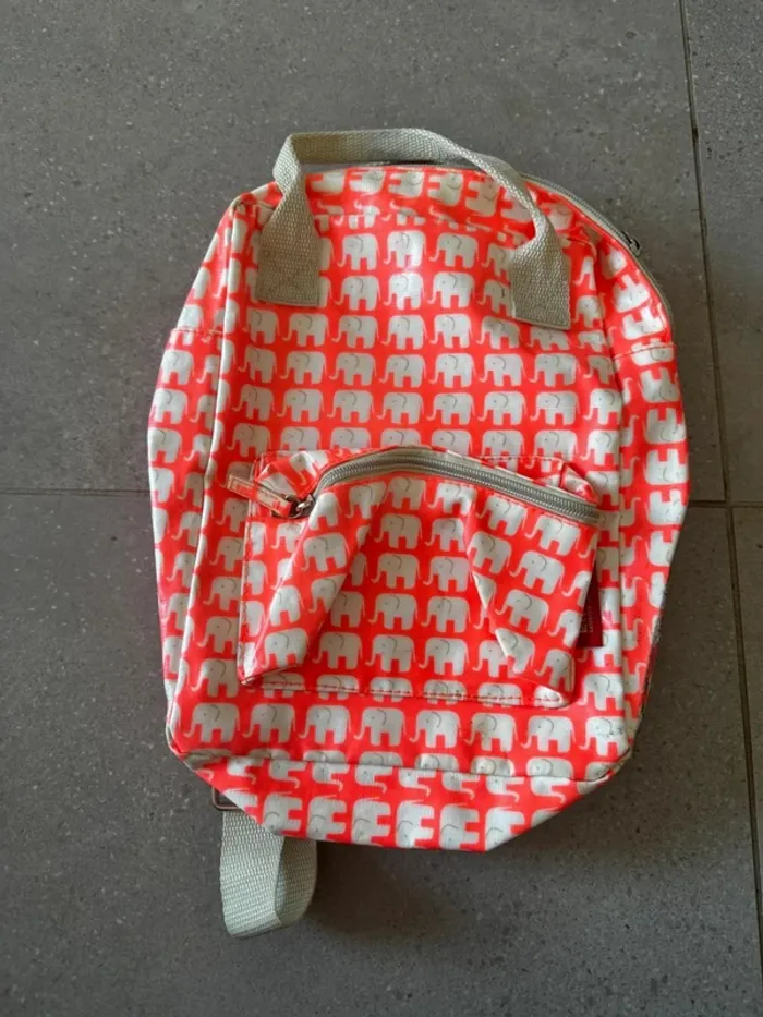 Sac à dos Engel abimé sur un coté, 21x27cm