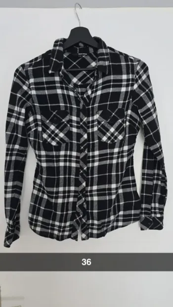 Chemise noir et blanche