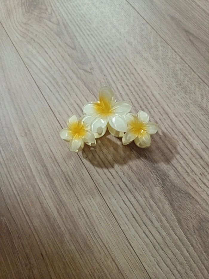 Grande Pince avec 3 fleurs - photo numéro 4