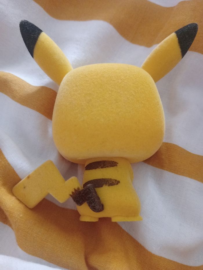 Figurine pop Pikachu - photo numéro 2