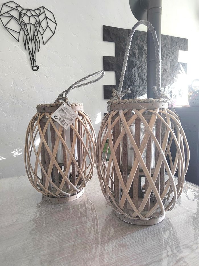 Lot de 2 Lanternes Décoratives en Osier Tressé – Neuves – Hauteur 30 cm