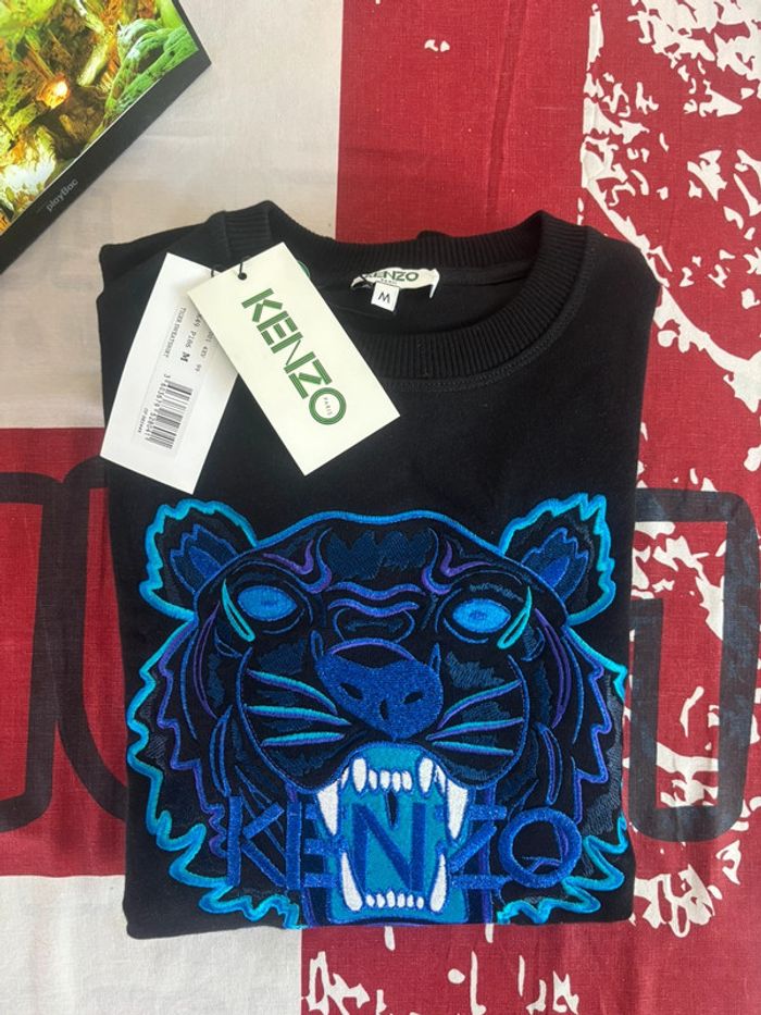Sweat Kenzo taille M noir tigre brodé bleu foncé/ bleu clair