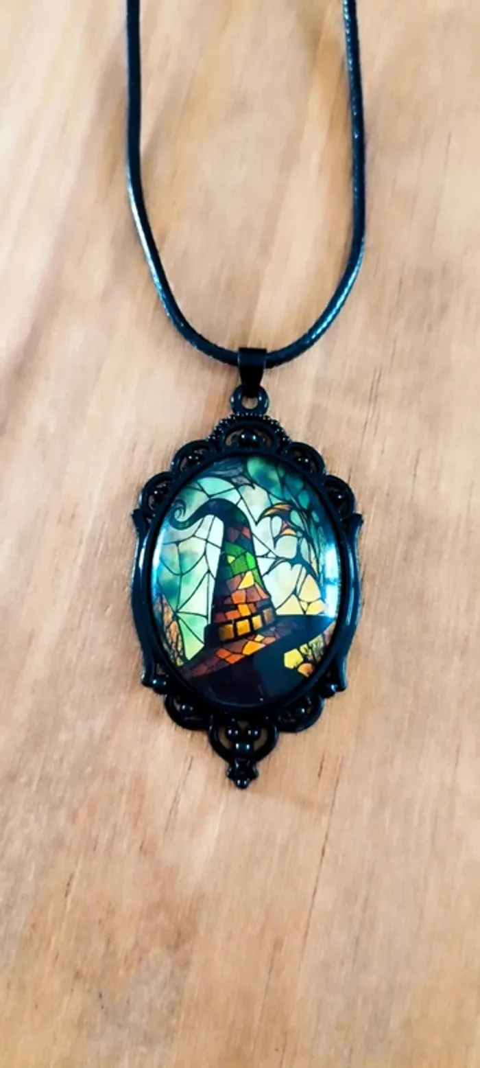 Collier avec pendentif ovale en verre - photo numéro 2