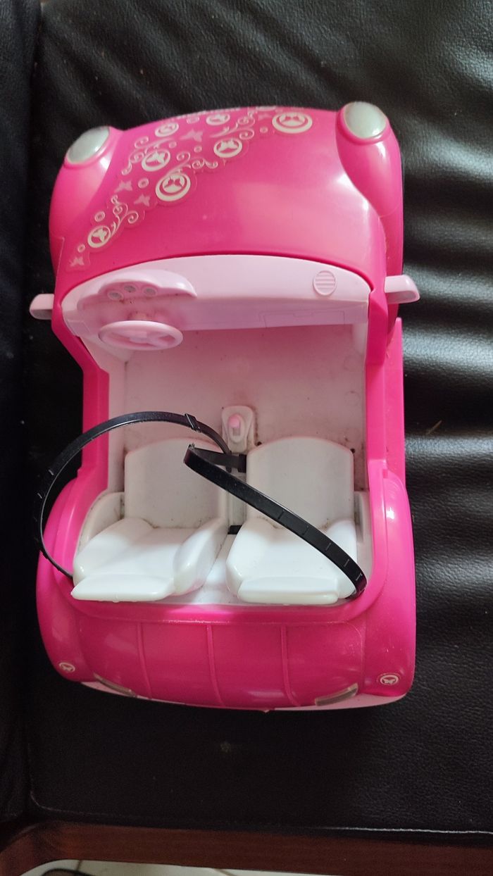 Voiture rose en bon état. - photo numéro 2