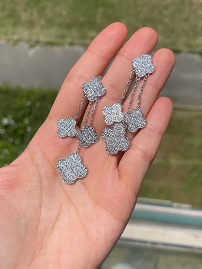 Boucles d’oreilles pendantes scintillantes trèfle à strass - photo numéro 6