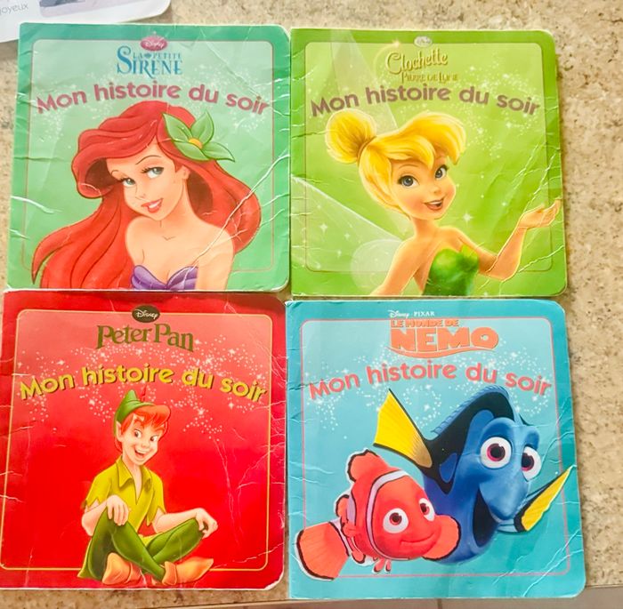 Lots livres Disney 🌸🌺 - photo numéro 2