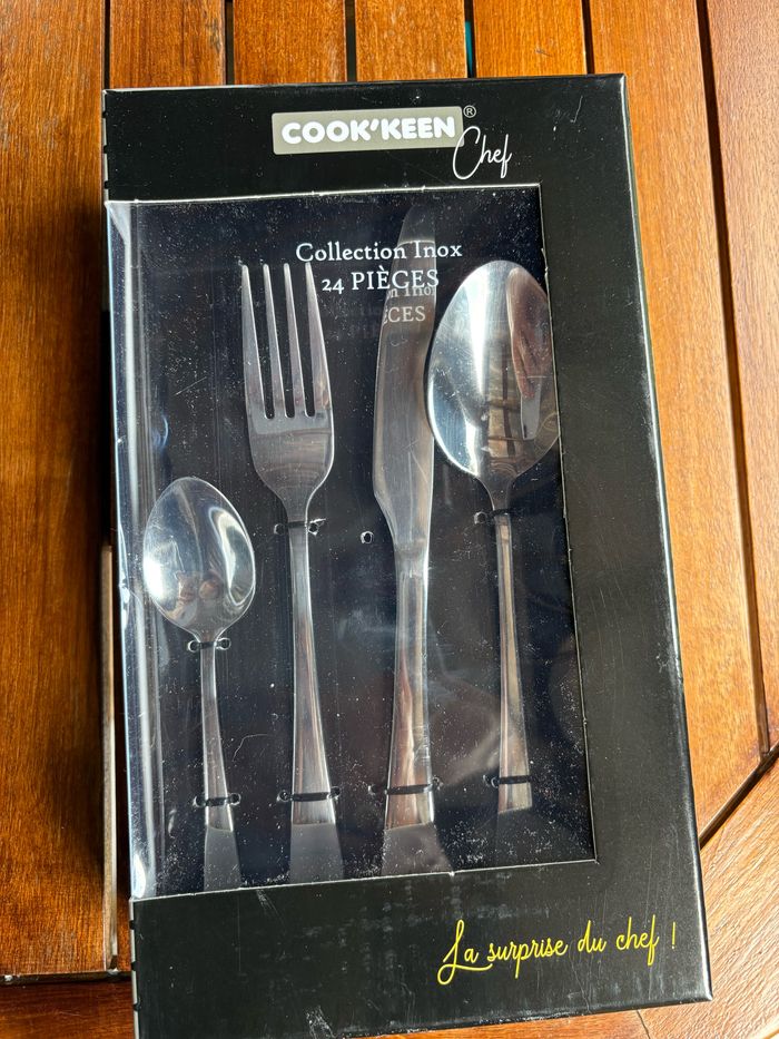 Coffret ménagère 24 pièces inox neuf - photo numéro 2