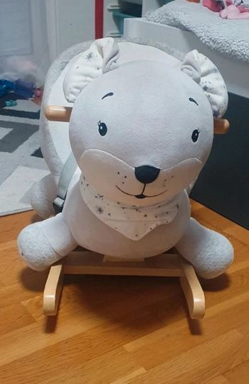 Adorable bascule en peluche