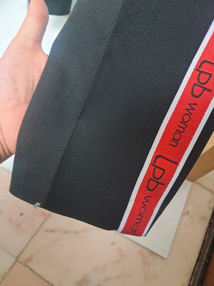 Les petites bombes pantalon ajusté T.36 neuf - photo numéro 5