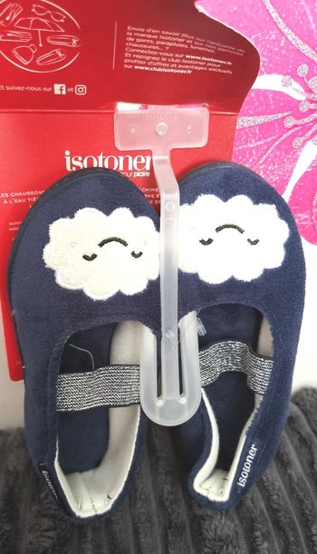 Chaussons Isotoner P30 neufs