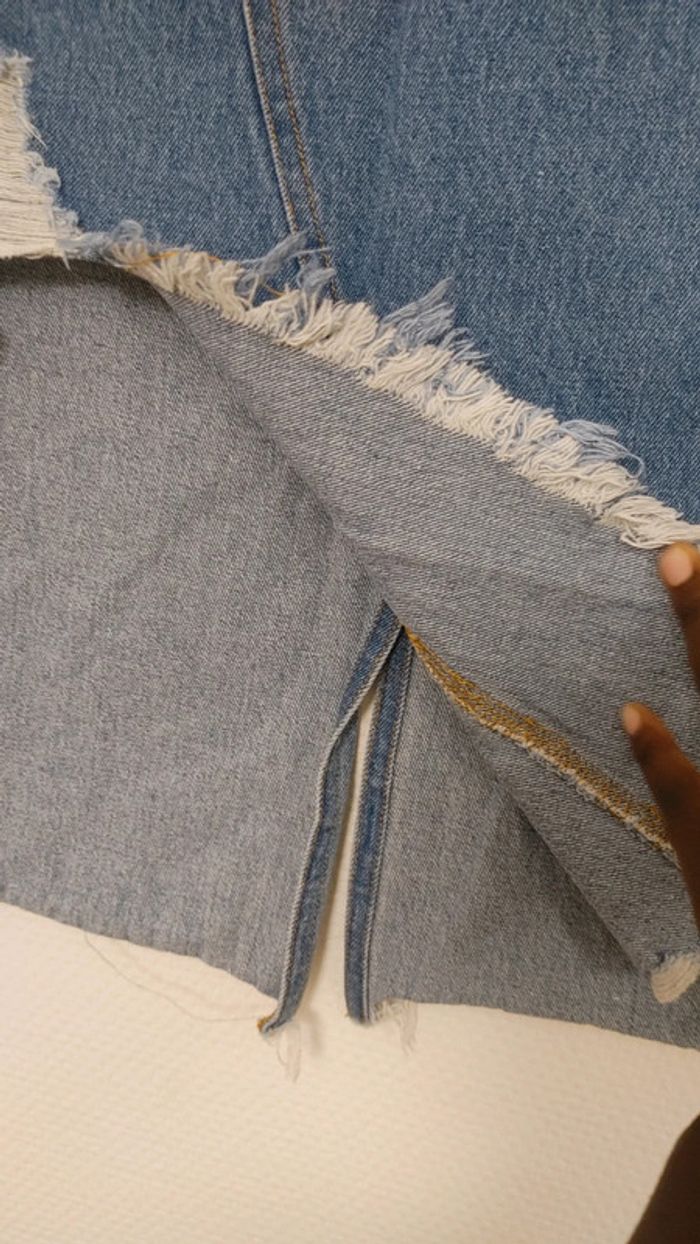 Jupe en jeans fendue - photo numéro 6