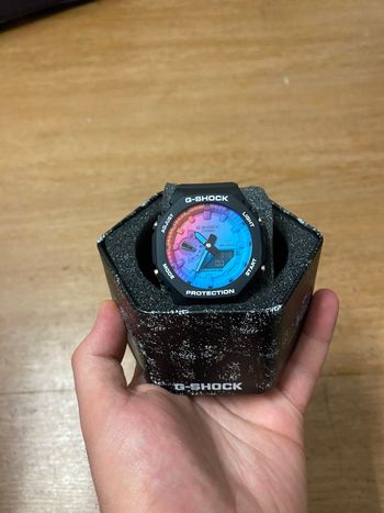 Montre G Shock noire multicolore