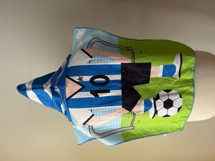 Cape de bain, serviette à capuche footballer - photo numéro 4