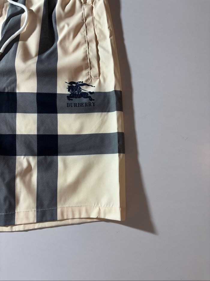 short Burberry - photo numéro 2