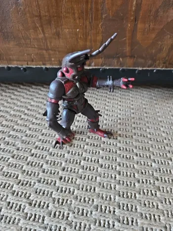 Figurine scarabée eventreur power rangers vintage