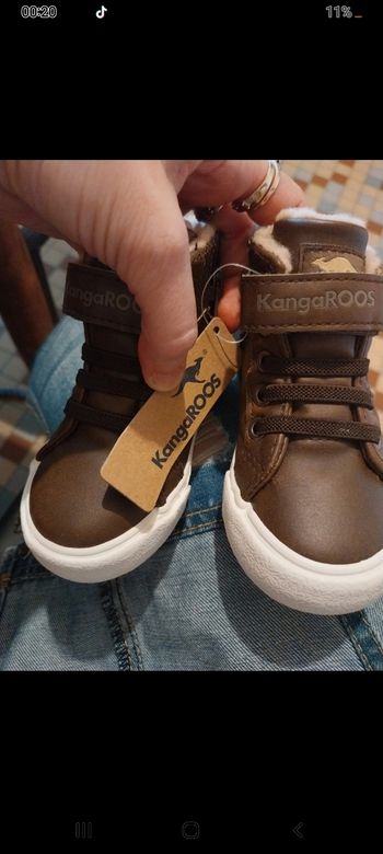 Chaussure bb marron kangaroos neuve pointure 21