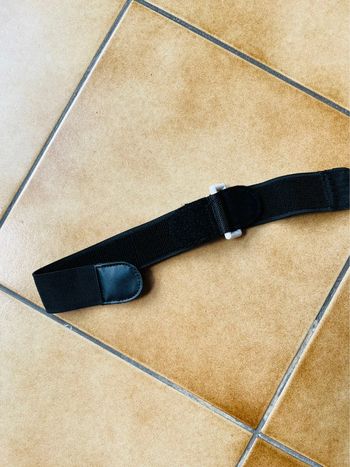 Brassard sportif accroché