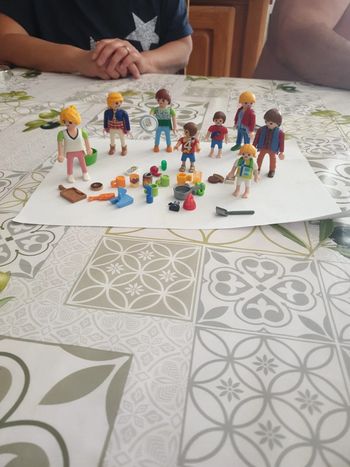 Lot personnages et accessoires Playmobil