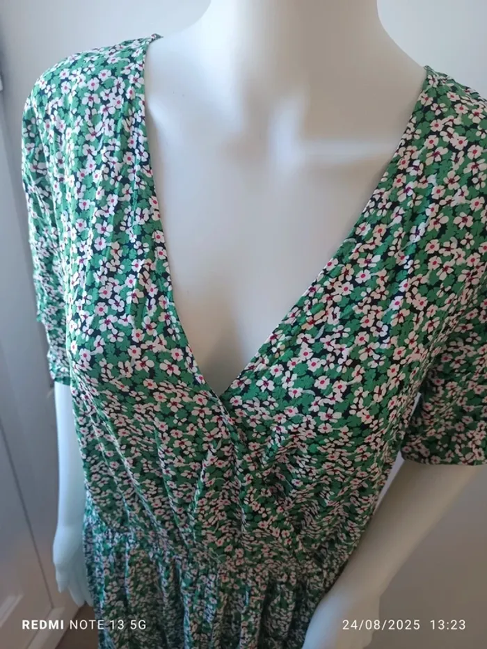 Magnifique robe verte fleurie Kiabi taille L - photo numéro 3