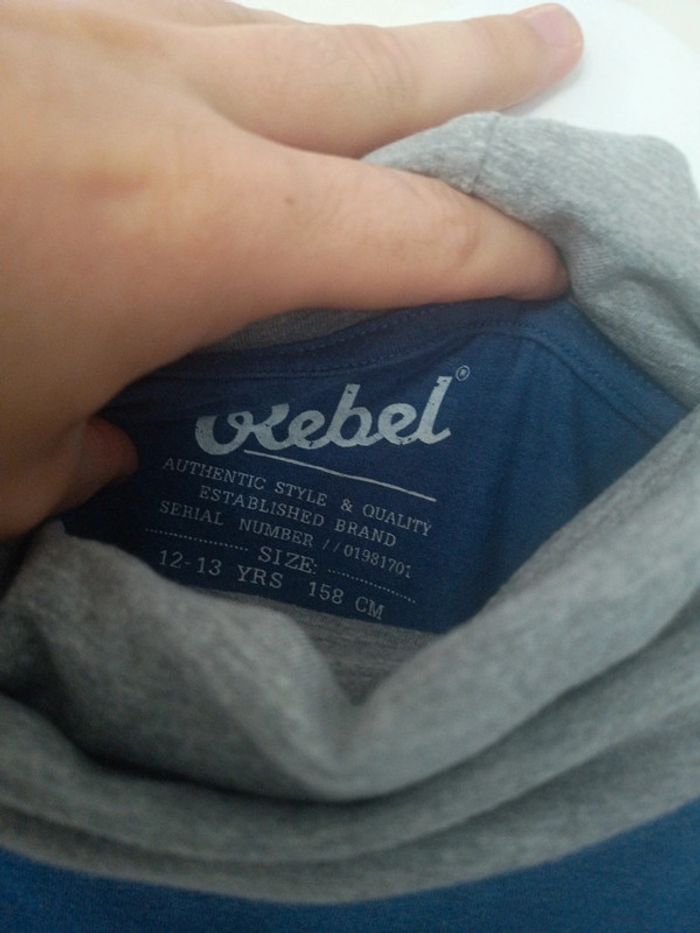 T-shirt col roulé taille 12-13 ans rebel - photo numéro 2