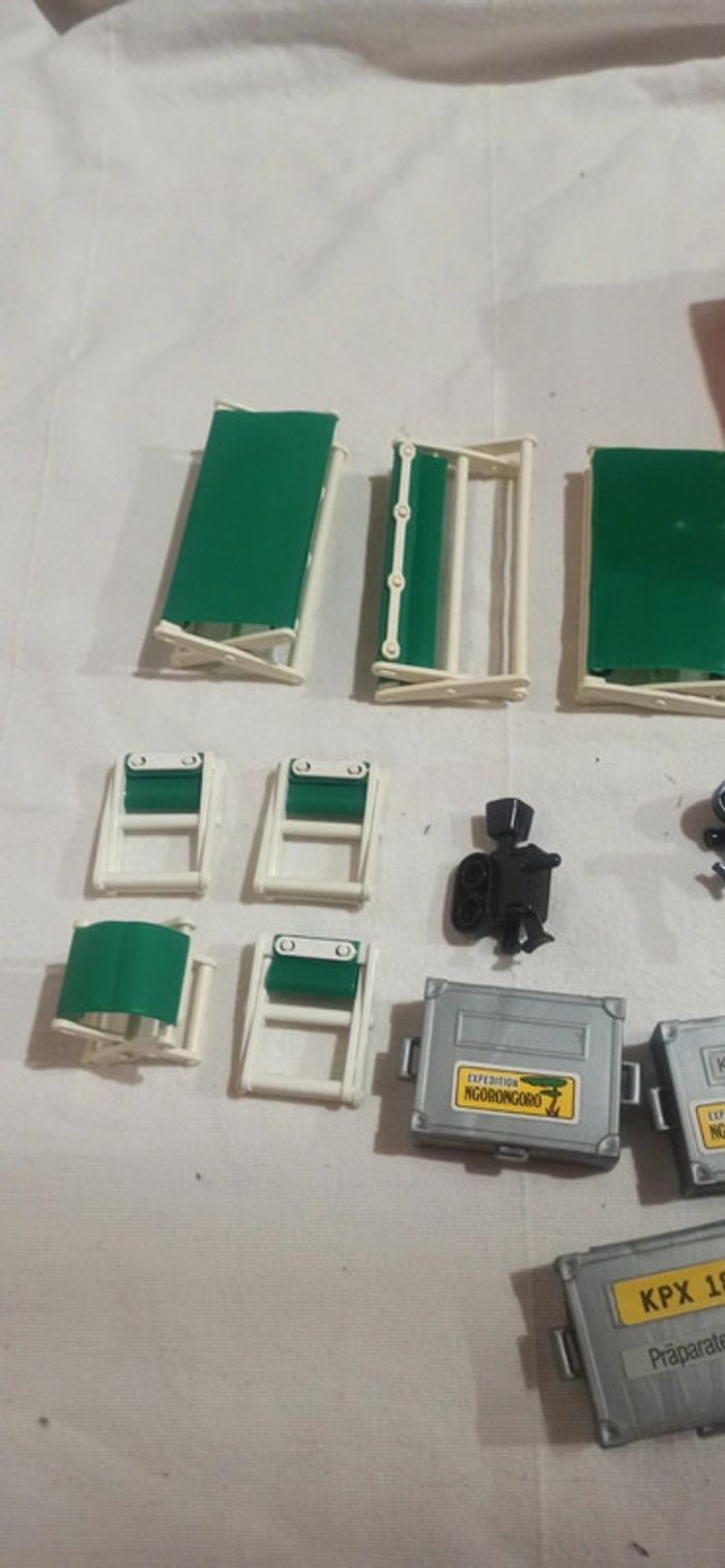 Campement avec tente de safari avec explorateurs aventuriers et accessoires vintage playmobil - photo numéro 2