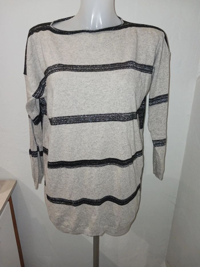 Pull gris et pailletée - photo numéro 2