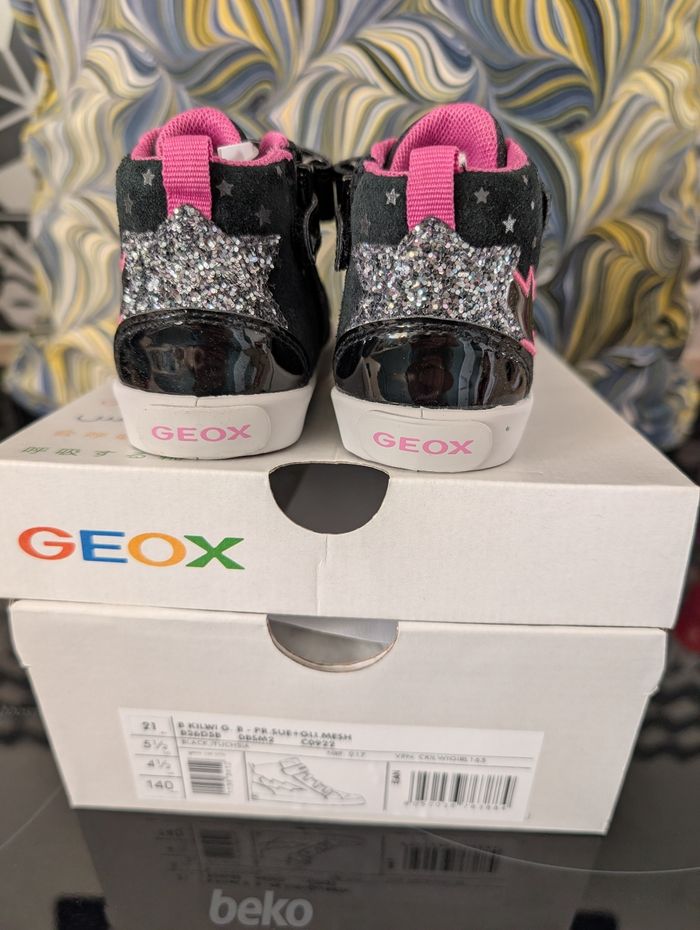 Chaussures montantes fille. Taille 21. Neuf. Geox - photo numéro 2