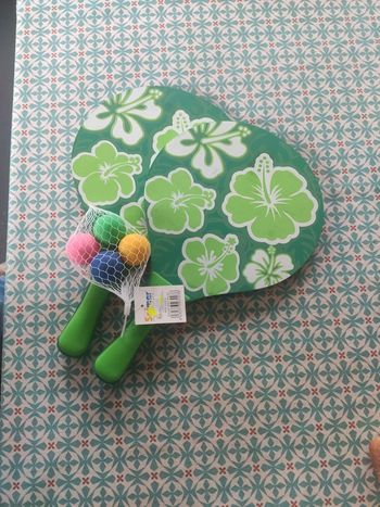 Raquettes en bois et balles