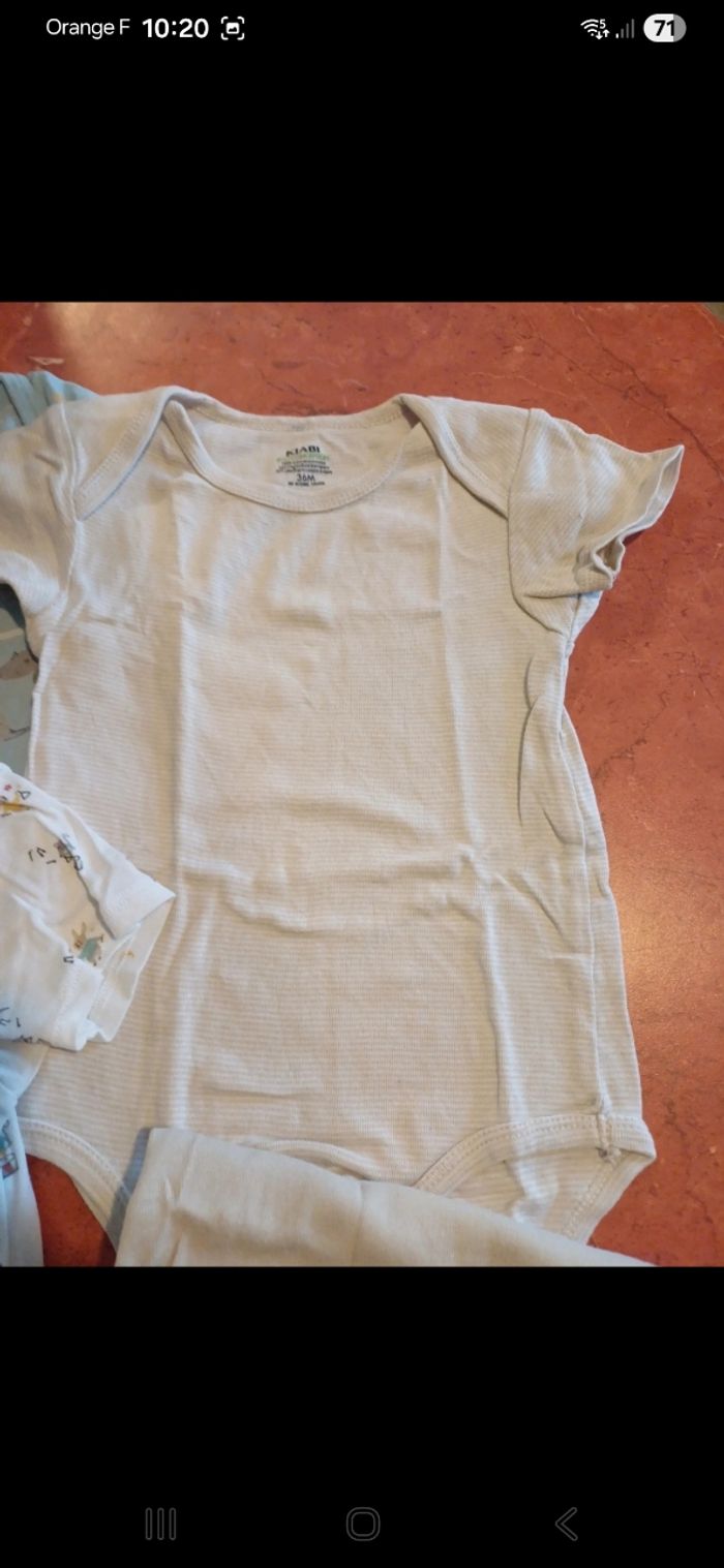 Lot de 5 bodies taille 36 mois - photo numéro 5